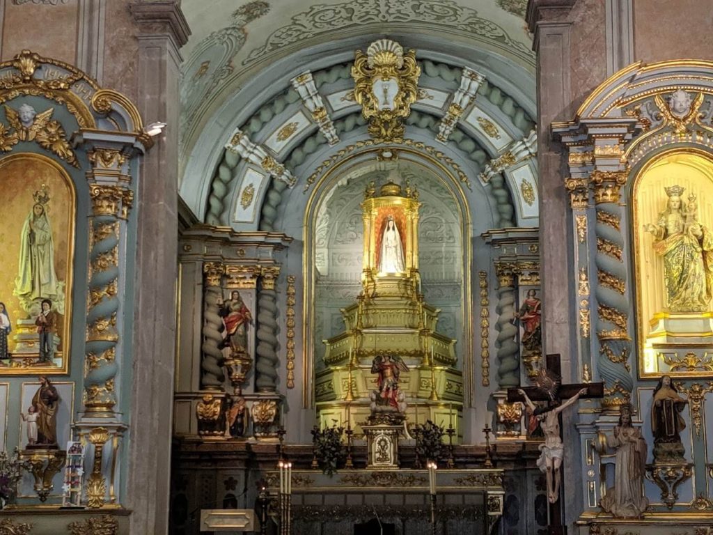 Interior da Igreja Matriz de Santa Maria dos Olivais 